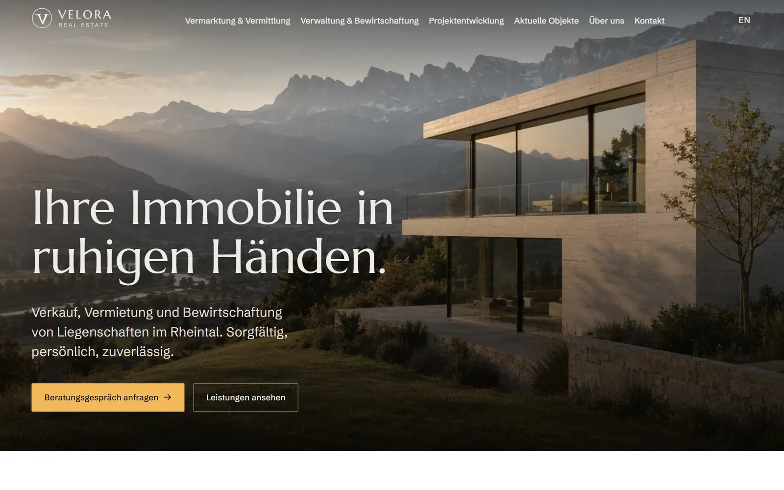Velora Real Estate: Startseite auf dem Desktop